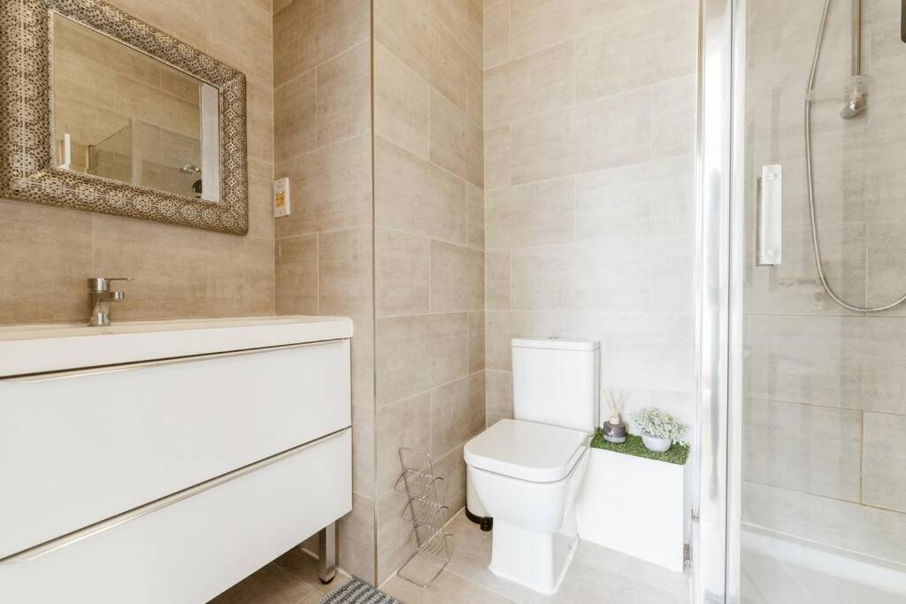 Spacious Ensuite Room Near Top Tourist Attractions لندن المظهر الخارجي الصورة