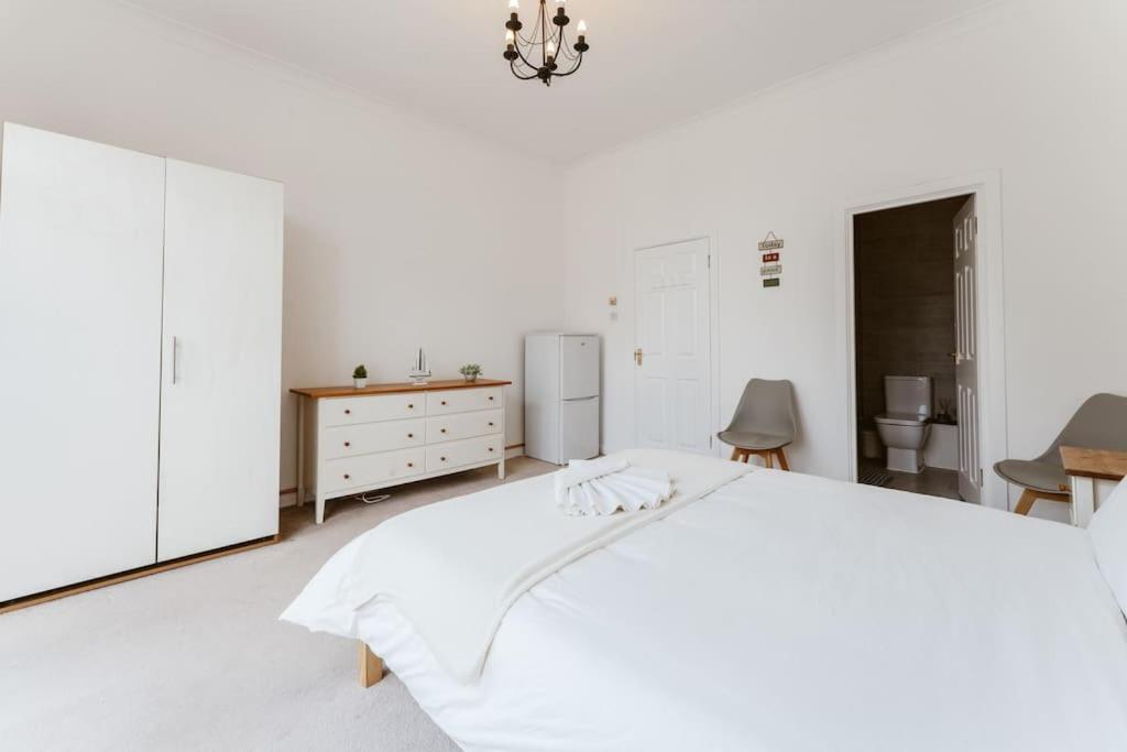 Spacious Ensuite Room Near Top Tourist Attractions لندن المظهر الخارجي الصورة